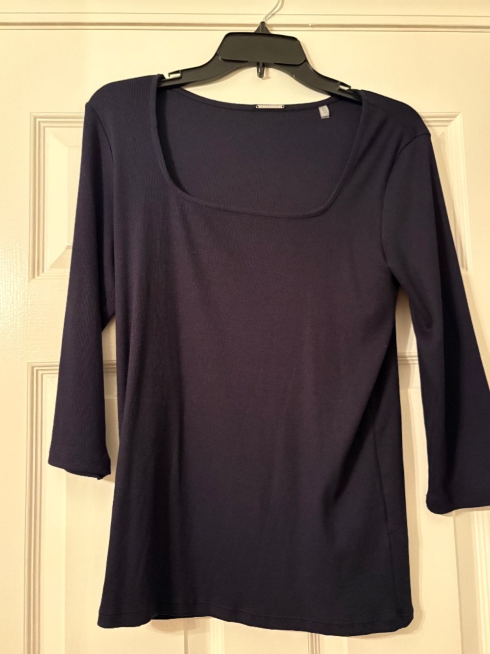 ELI TAHARI, navy, size L, very soft, boat neck